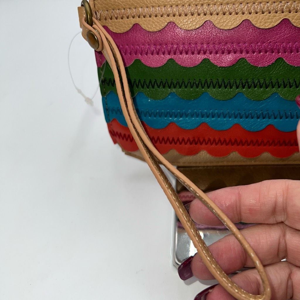 Relic Relic Takeaway Scalloped Wristlet Size ONE SIZE - 2 Thumbnail