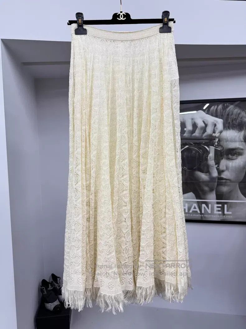 Dior Dior Beige hollow knitted lace tassel skirt Size 26" / US 2 / IT 38 - 1 Thumbnail