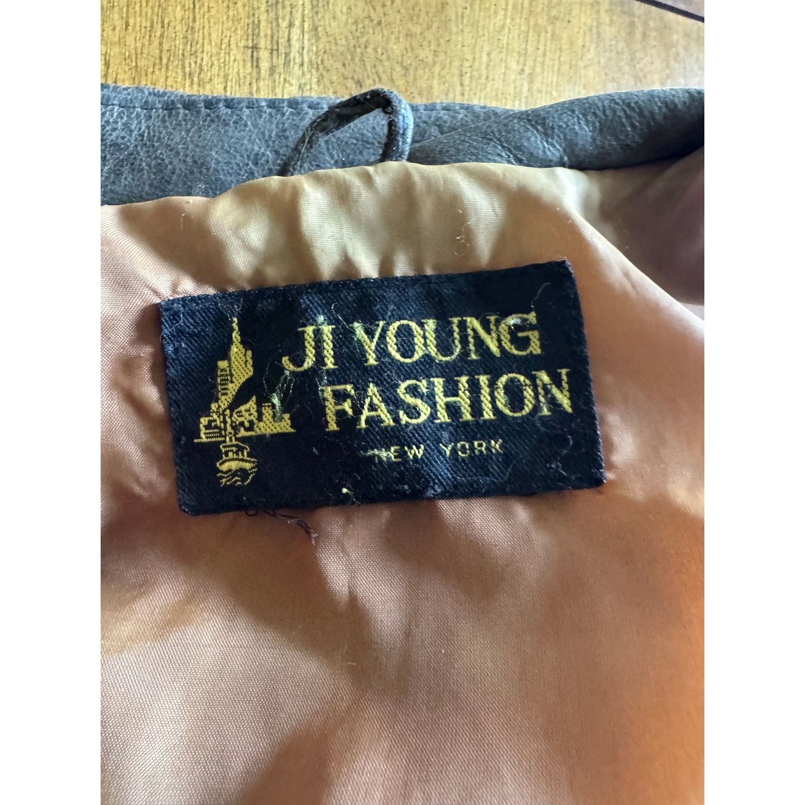 Other Vintage NYC Boutique Motorcycle Gray Cropped Leather Jacket Size M / US 6-8 / IT 42-44 - 3 Thumbnail