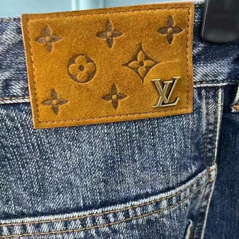 Louis Vuitton Louis Vuitton Vuitton twisted jeans by Charles Wang. Size US 36 / EU 52 - 4 Thumbnail
