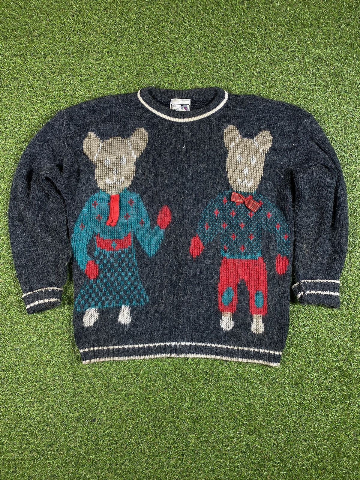 Japanese Brand Vintage 90s Christmas teddy bear sweater big logo Size L / US 10 / IT 46 - 1 Thumbnail