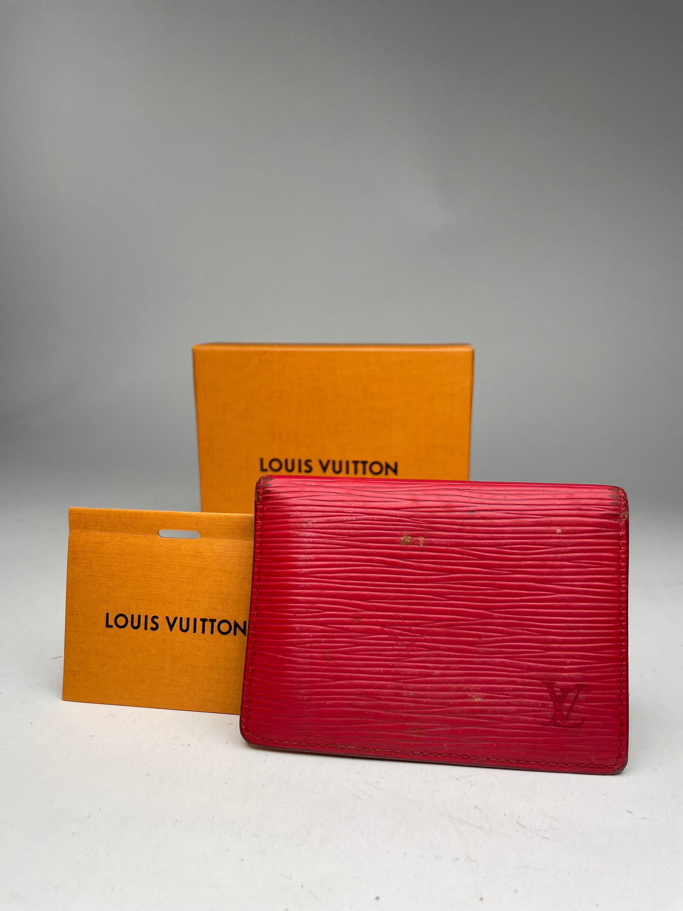 Louis Vuitton Vintage EPI leather Card Holder Red Size ONE SIZE - 1 Thumbnail