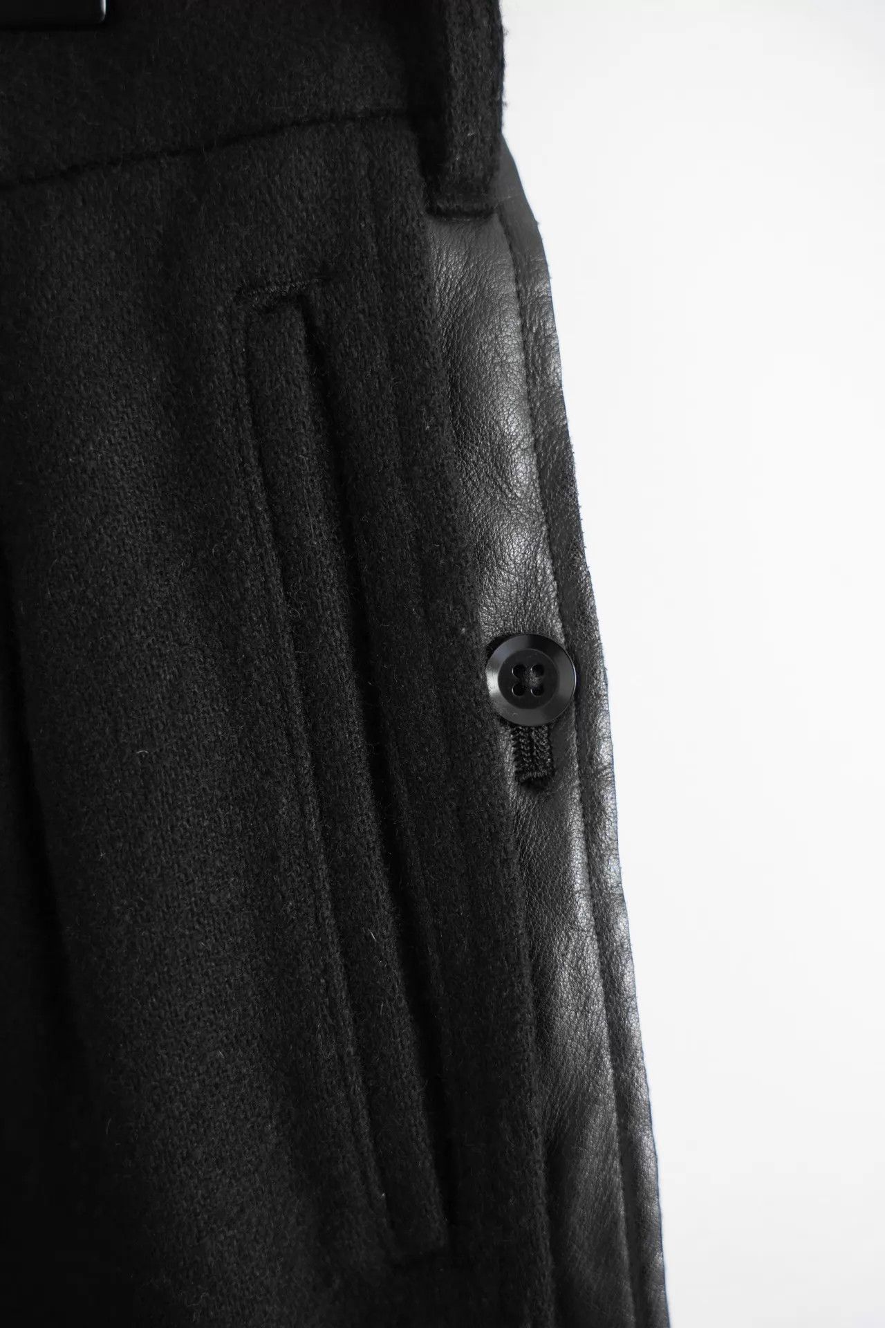 Yohji Yamamoto Yohji Yamamoto 14AW PH 2-ply Leather Cropped Pants Size US 32 / EU 48 - 4 Thumbnail