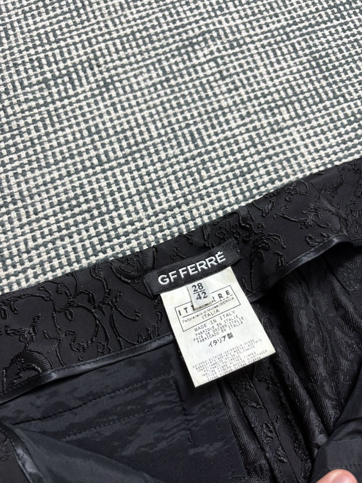 Gianfranco Ferre GF Gianfranco Ferre flower embroidery pattern pants Size 28" / US 6 / IT 42 - 5 Thumbnail