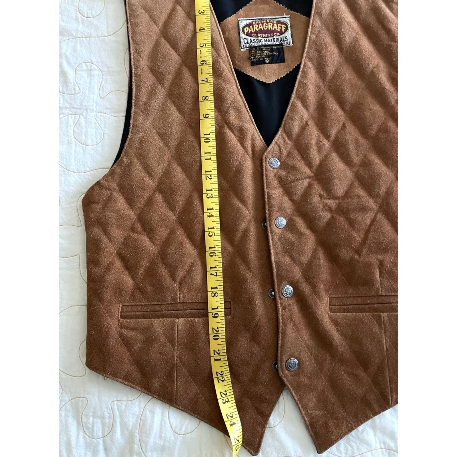 Vintage VINTAGE Paragraff Brown Suede Quilt Vest Western Biker Snap Front Lace up Sides Mens M Brown Suede Quilt Vest Size US M / EU 48-50 / 2 - 6 Thumbnail