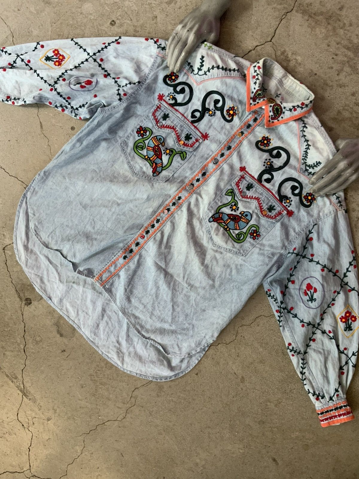 Hysteric Glamour ARCHIVE HYSTERIC GLAMOUR EMBROIDERED WESTERN DENIM SHIRT Size US M / EU 48-50 / 2 - 1 Thumbnail