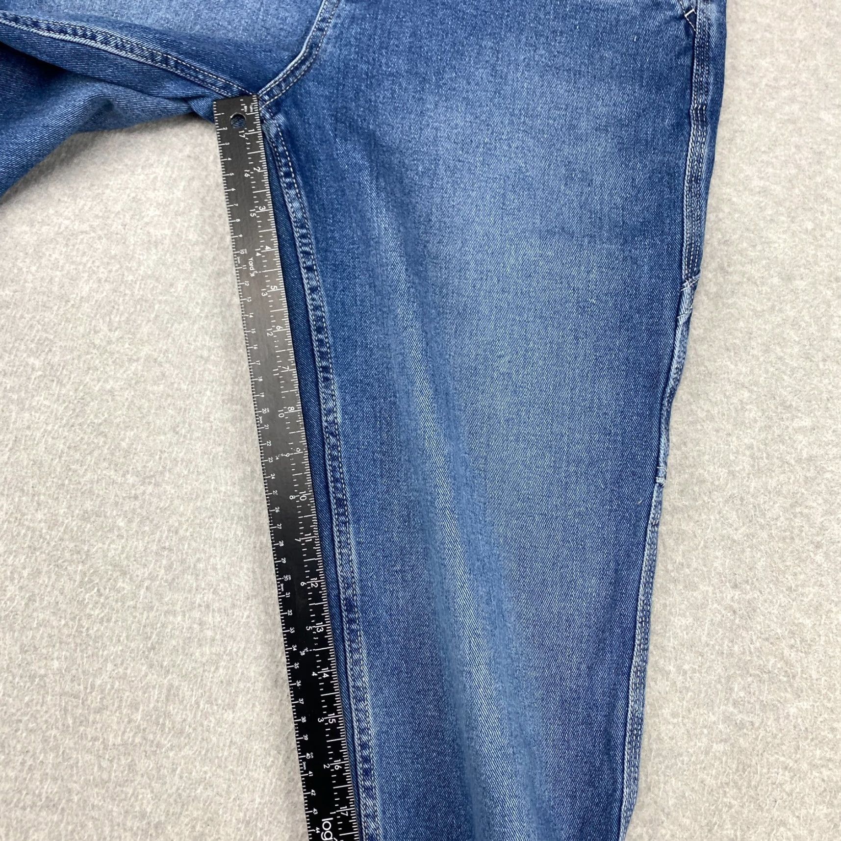 Essentials Amazon Essentials Jeans Mens 33X30 Blue Straight Leg Pockets Loose Fit Stretch 4 Size US 33 - 7 Thumbnail