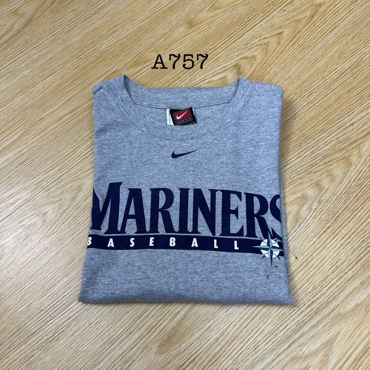 Nike Vintage Nike Center Mariners Baseball Tshirt A757 Size US M / EU 48-50 / 2 - 15 Thumbnail