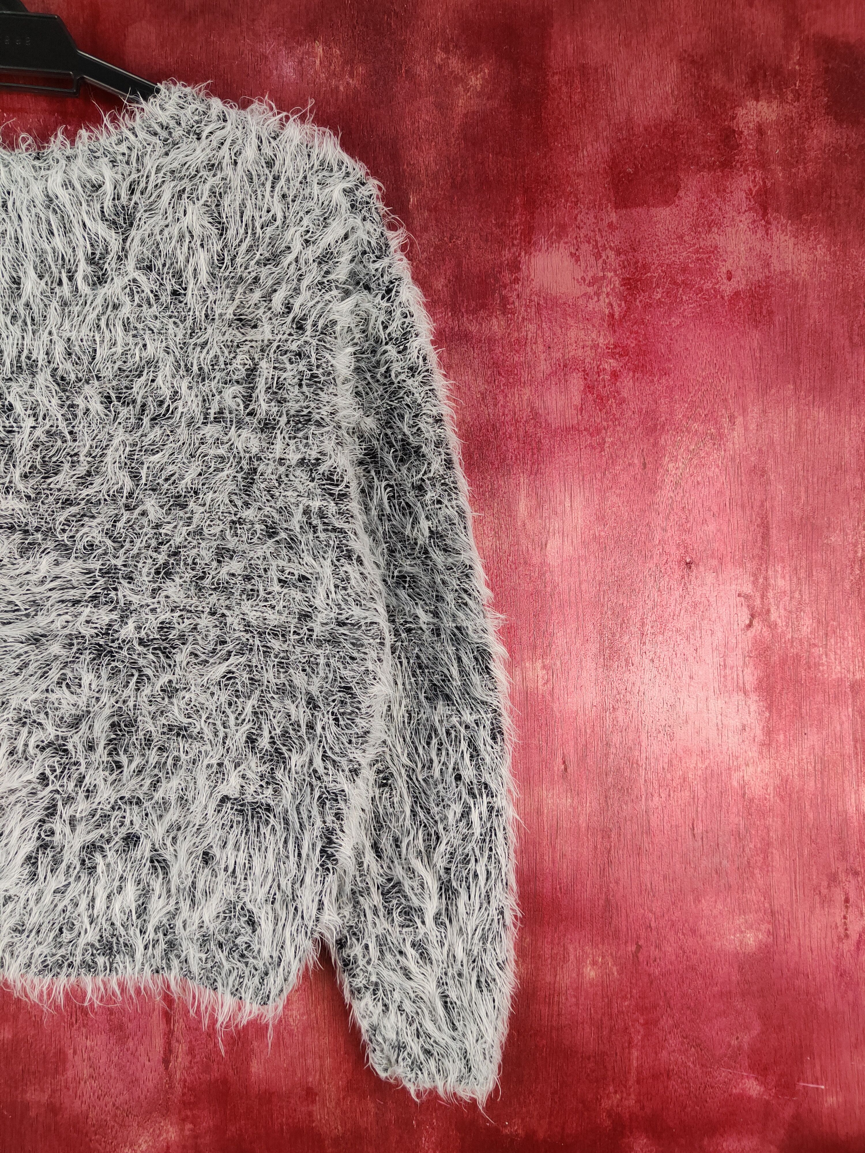 Japanese Brand H&M White Navy Shag Shaggy Fur Mohair Knitwear #S2106 Size S / US 4 / IT 40 - 9 Thumbnail