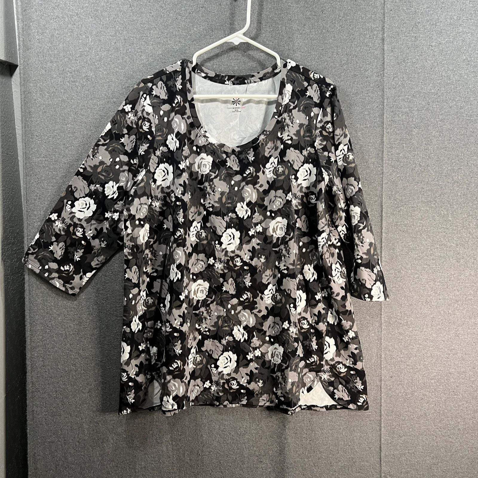 Isaac Mizrahi Isaac Mizrahi Live Regular Printed Scoop Neck Tulip Hem Size XL / US 12-14 / IT 48-50 - 1 Thumbnail