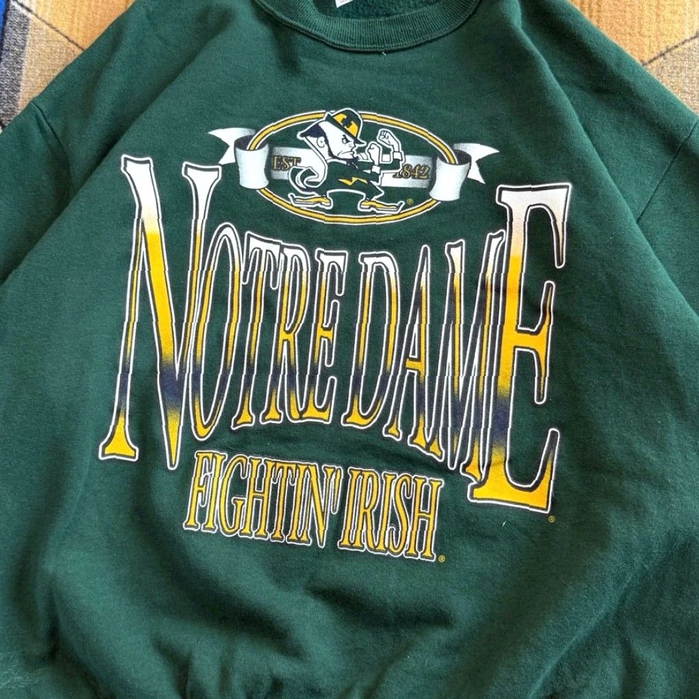 Jerzees VINTAGE Notre Dame Fightin’ Irish Crewneck Sweatshirt XL Men Green 90s College Sports USA Size US XL / EU 56 / 4 - 2 Thumbnail