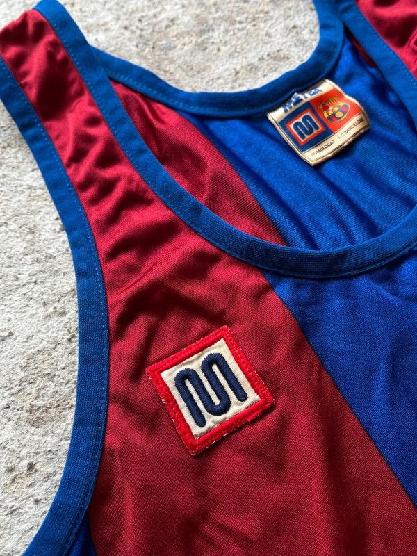 Other Meyba x F.C. Barcelona Sz M Top Tank 1980s Rare Football Size US M / EU 48-50 / 2 - 4 Thumbnail
