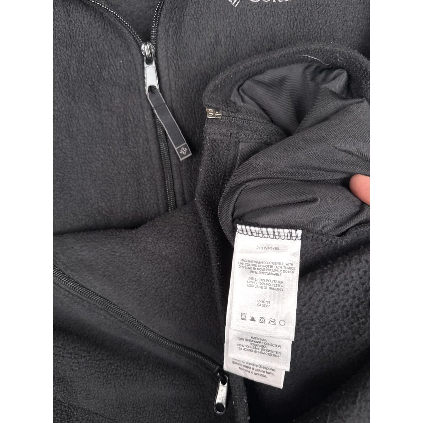 Vintage Columbia Vest Mens Medium Black Fleece Full Zip Pockets Outdoor Hiking WM1460 Size US M / EU 48-50 / 2 - 7 Thumbnail