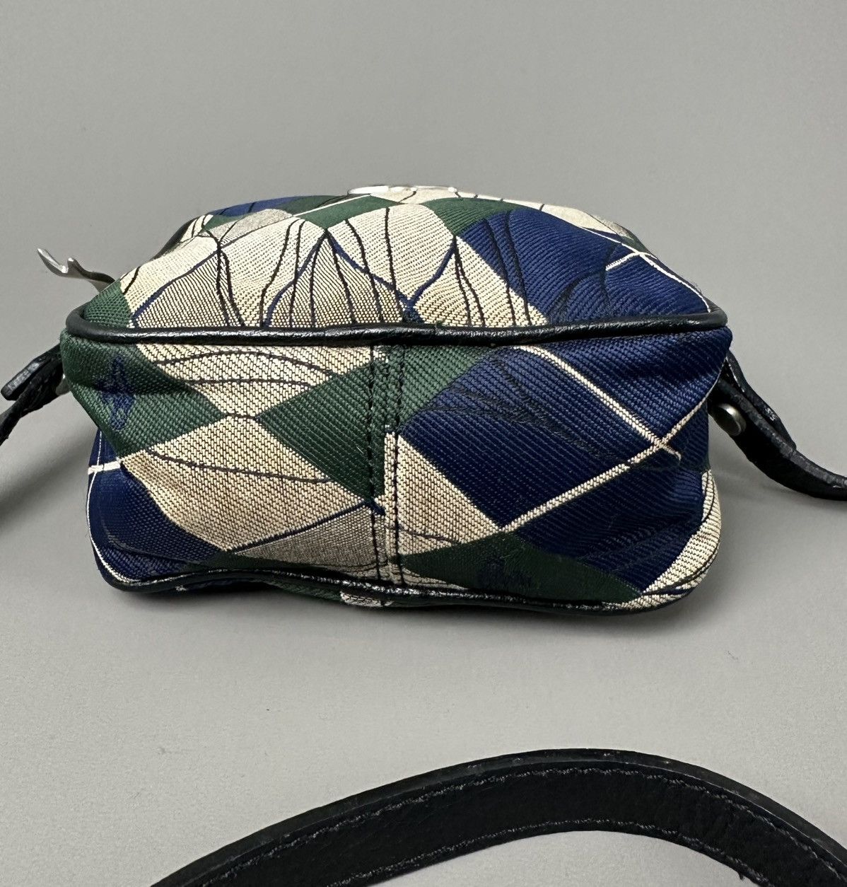 Vivienne Westwood Vivienne Westwood - Vintage Tartan Orb Logo Men’s Sling Bag Size ONE SIZE - 7 Thumbnail