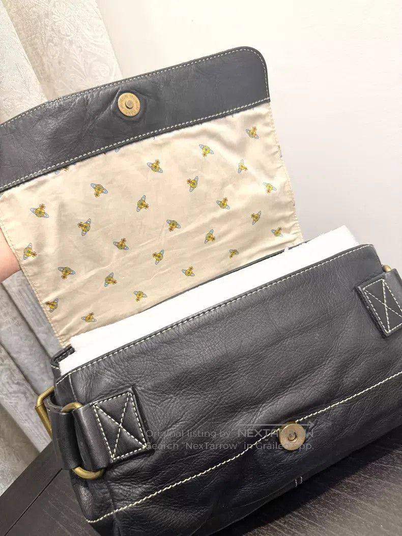 Vivienne Westwood Vivienne Westwood size os Classic Black Leather Saturn Text Size ONE SIZE - 6 Thumbnail