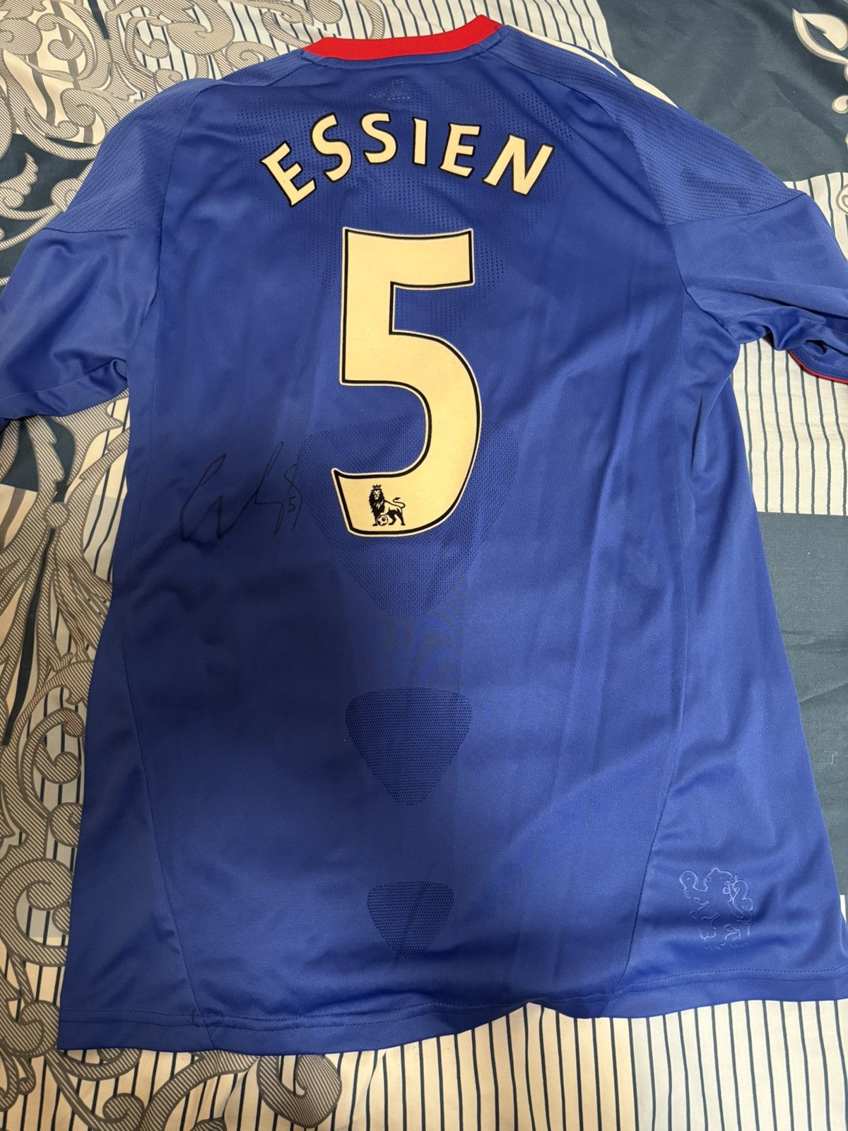 Chelsea essien signed shirt