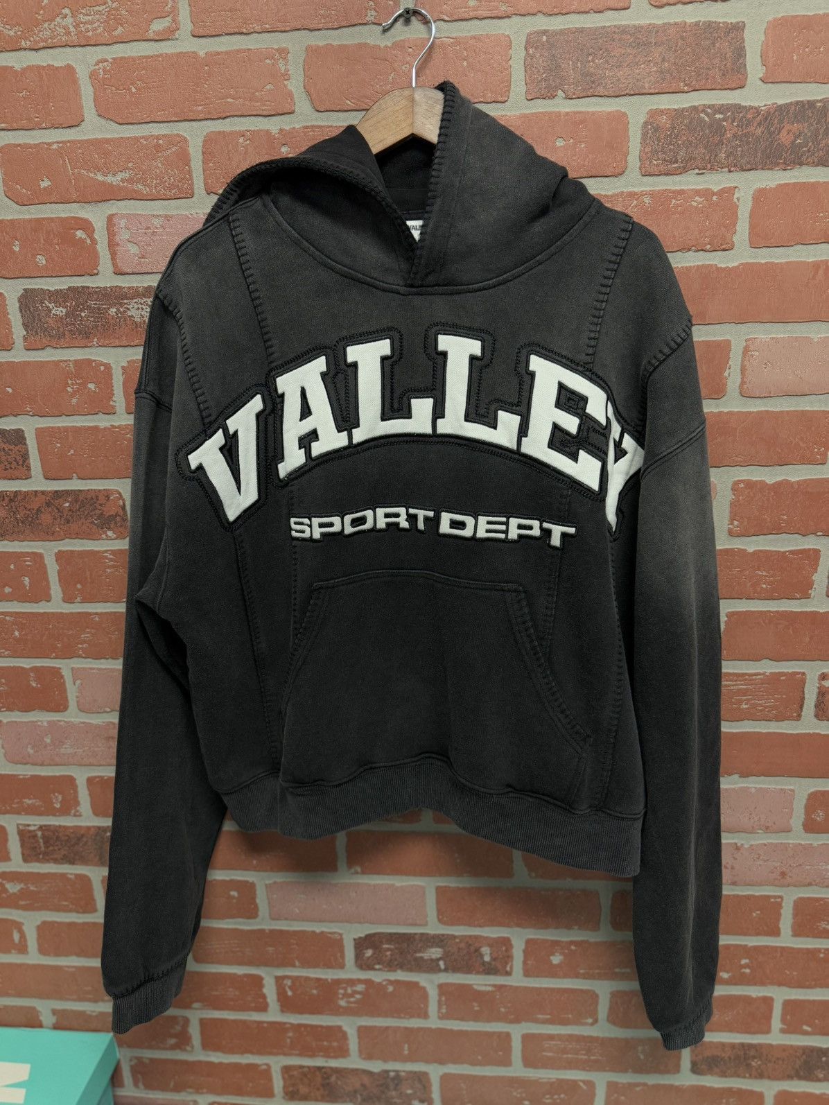 Vale Valley Black Widow Pullover Hoodie Size XL (NEW) Size US XL / EU 56 / 4 - 2 Thumbnail