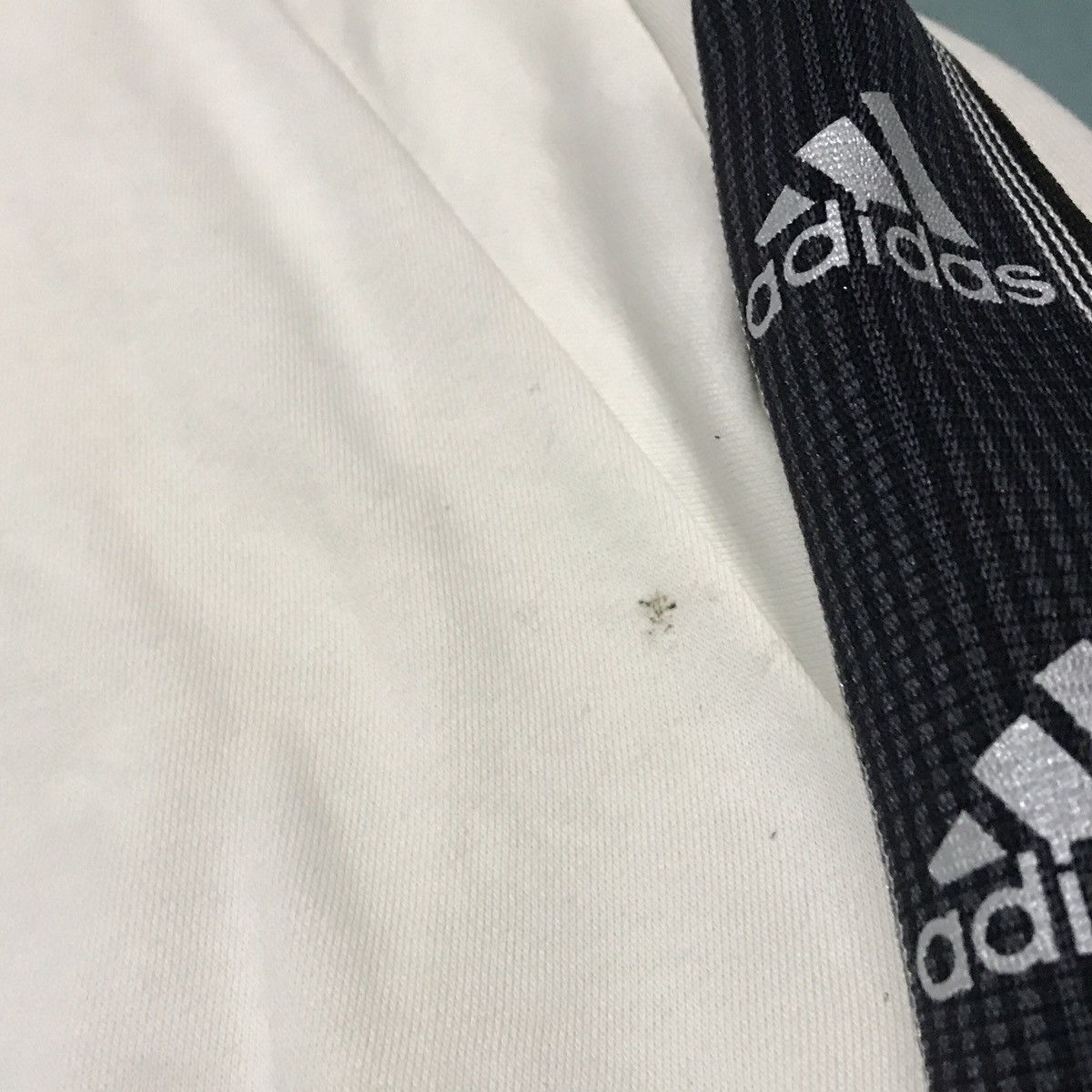 Adidas adidas white/black stripe sweather Size US M / EU 48-50 / 2 - 8 Thumbnail