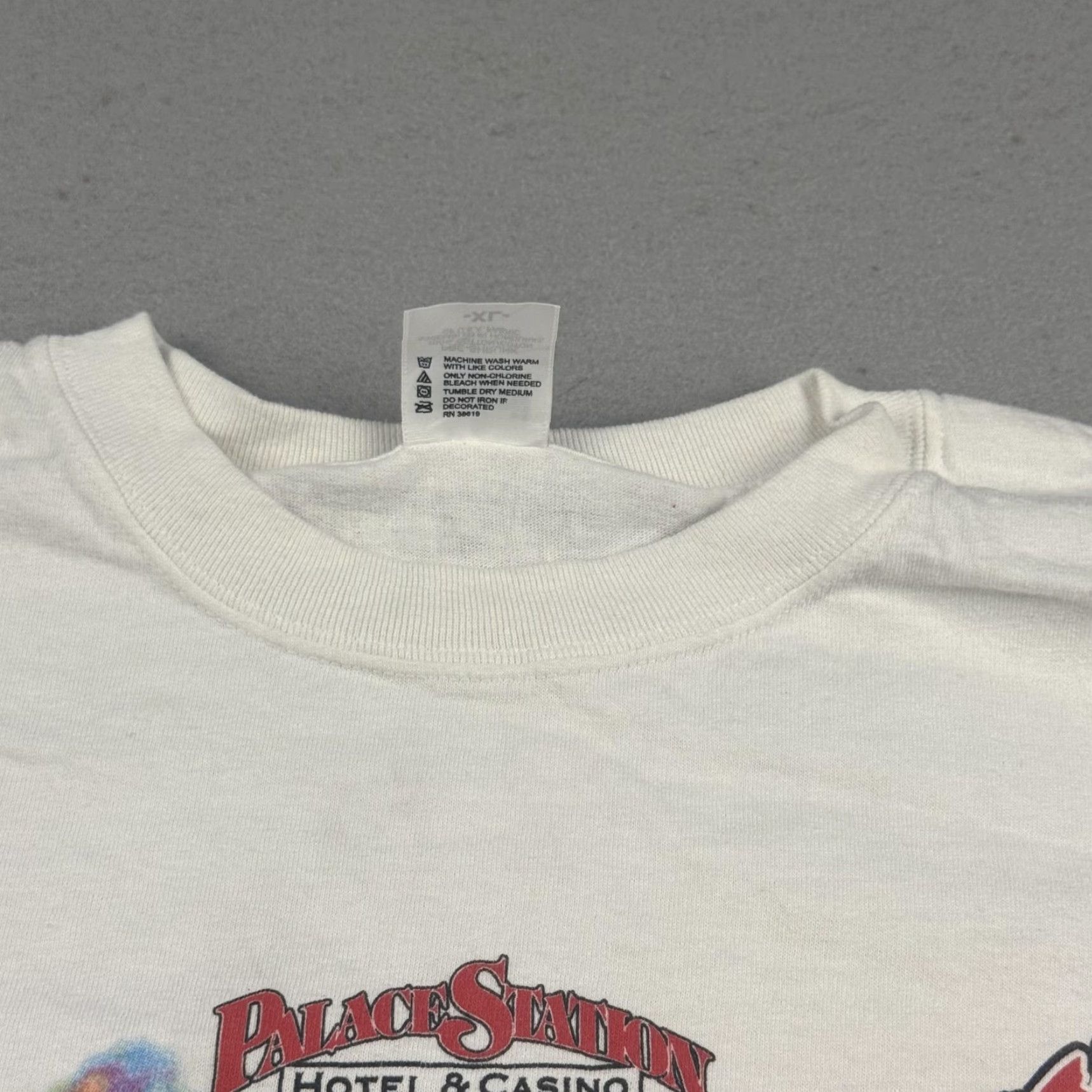 Anvil VINTAGE Palace Station Hotel & Casino Shirt Mens XL White Football Madness 90s Shirt Mens XL White Football Madness 90s Size US XL / EU 56 / 4 - 5 Thumbnail