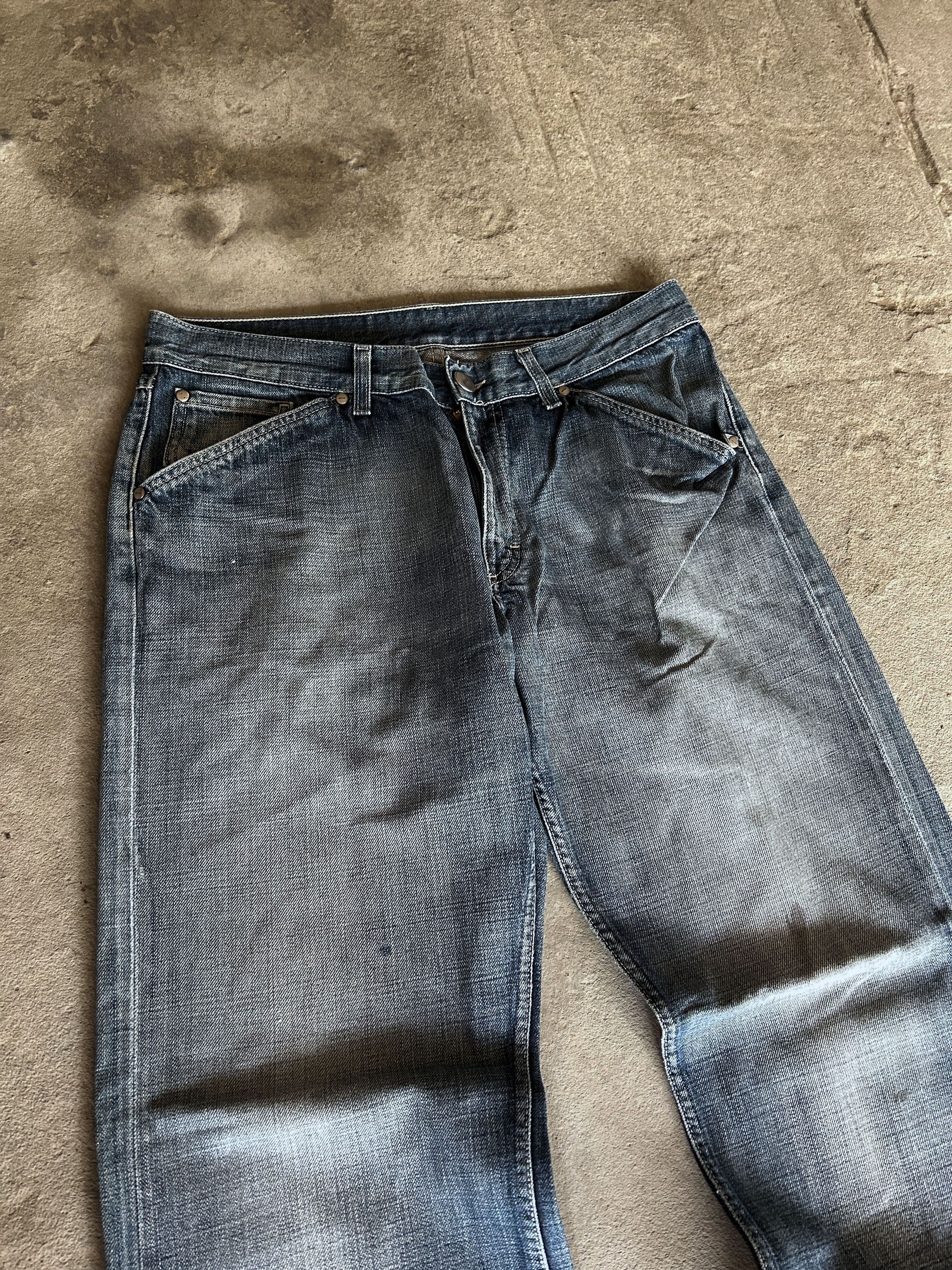 Vintage Vintage Dark Wash Baggy Denim Jeans Wide Leg Y2K Style Size US 32 / EU 48 - 5 Thumbnail