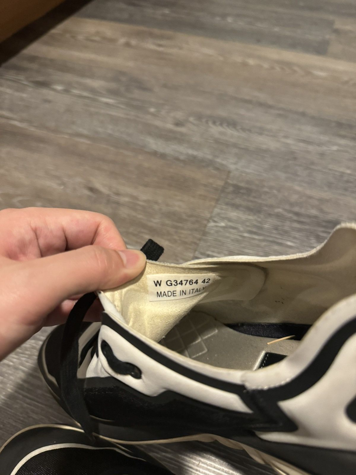 Chanel Chanel CC Logo Sneakers Size US 9 / EU 42 - 4 Thumbnail