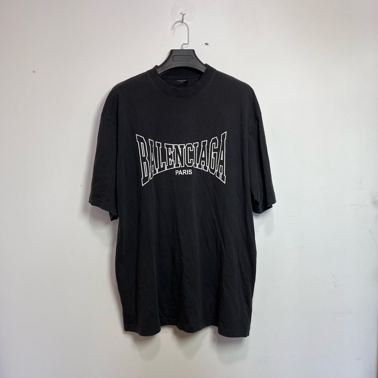 Balenciaga Balenciaga Retro Printed Black T-Shirt M Men Size US M / EU 48-50 / 2 - 1 Thumbnail
