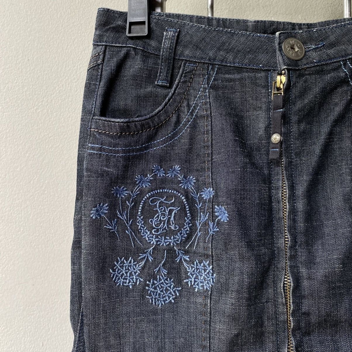 Marithe + Francois Girbaud Marithe + Francois Girbaud F/W 2005 denim skirt runway piece Size 27" / US 4 / IT 40 - 9 Thumbnail