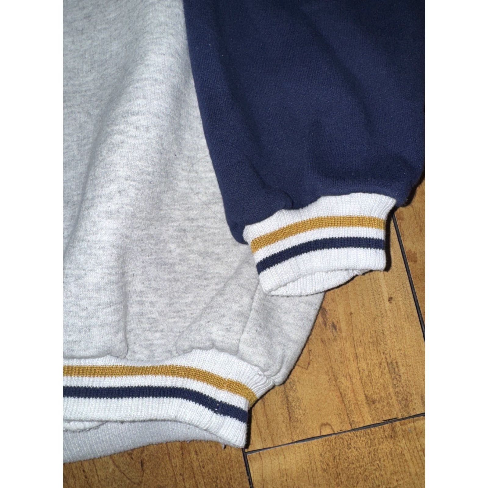 Vintage VINTAGE Over Wear Sweater Crewneck Grey XL Mens 24x28 USA Size US XL / EU 56 / 4 - 2 Thumbnail