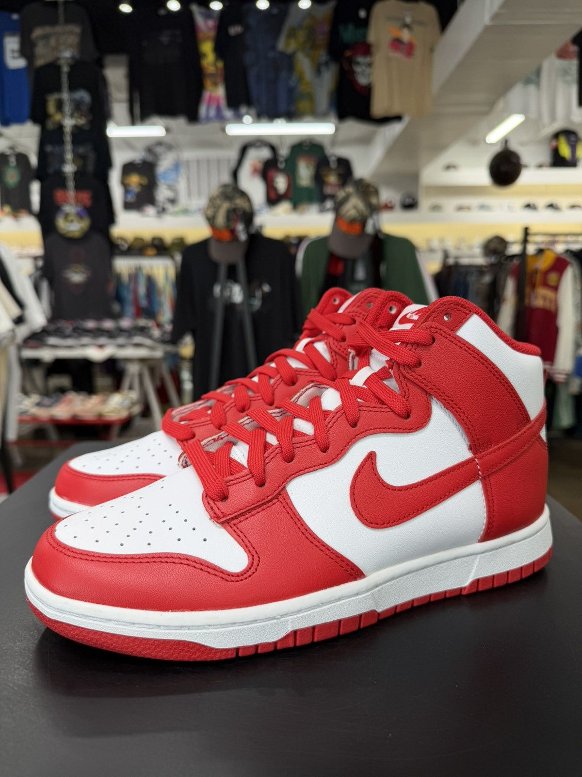 Nike Nike Dunk High Championship Red Size 8.5 (2022) Size US 8.5 / EU 41-42 - 1 Thumbnail