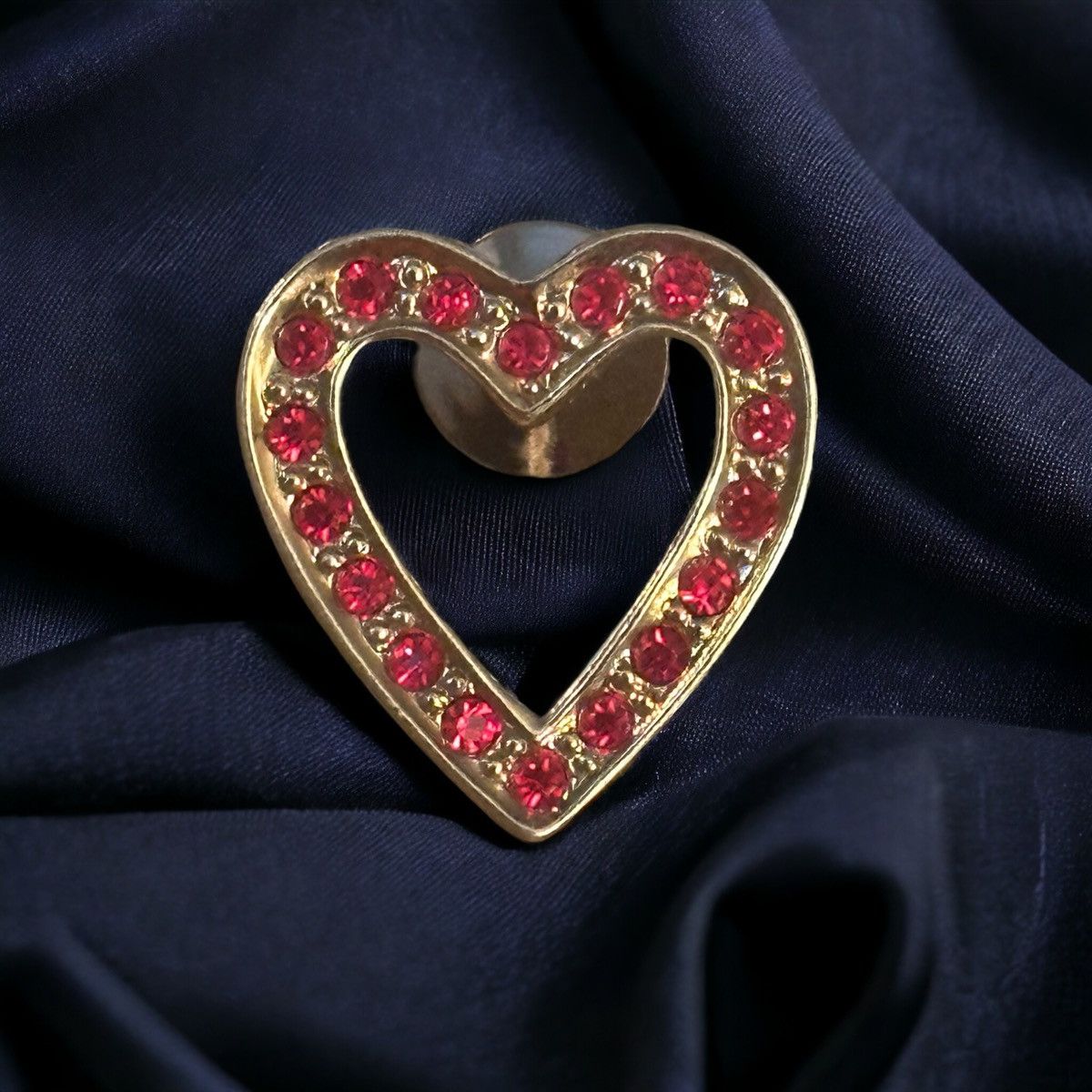 Other × Vintage Vintage Avon gold tone red rhinestone open heart tac pin Size ONE SIZE - 1 Thumbnail