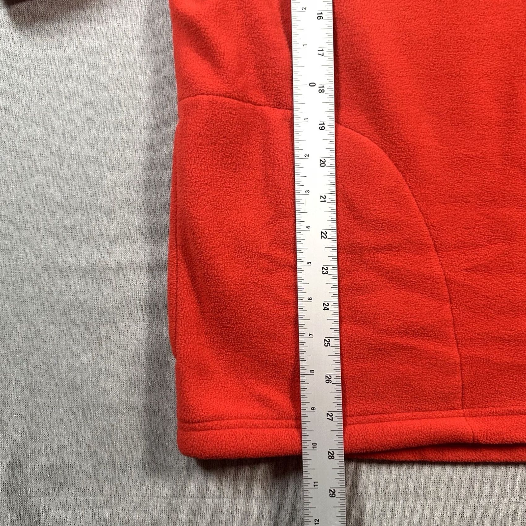 CO Duluth Sweatshirt Pullover 1/4 Zip Red L Mens Regular Outdoor Base Layer Logo Sleeve Long Zip Closed Pattern Solid Size US L / EU 52-54 / 3 - 5 Thumbnail
