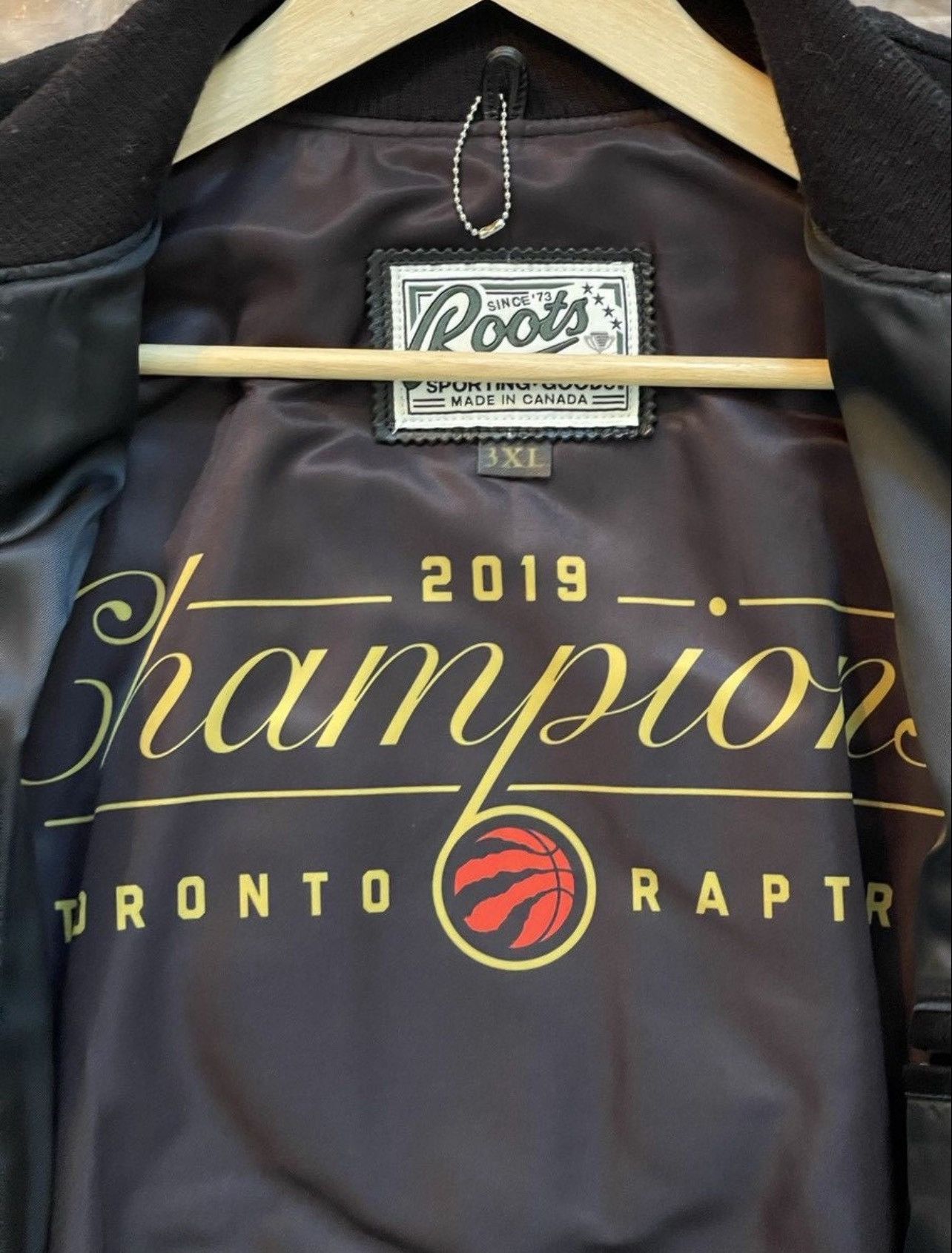 Roots 2019 ROOTS x TORONTO RAPTORS CHAMPIONSHIP JACKET Size US XXL / EU 58 / 5 - 2 Thumbnail