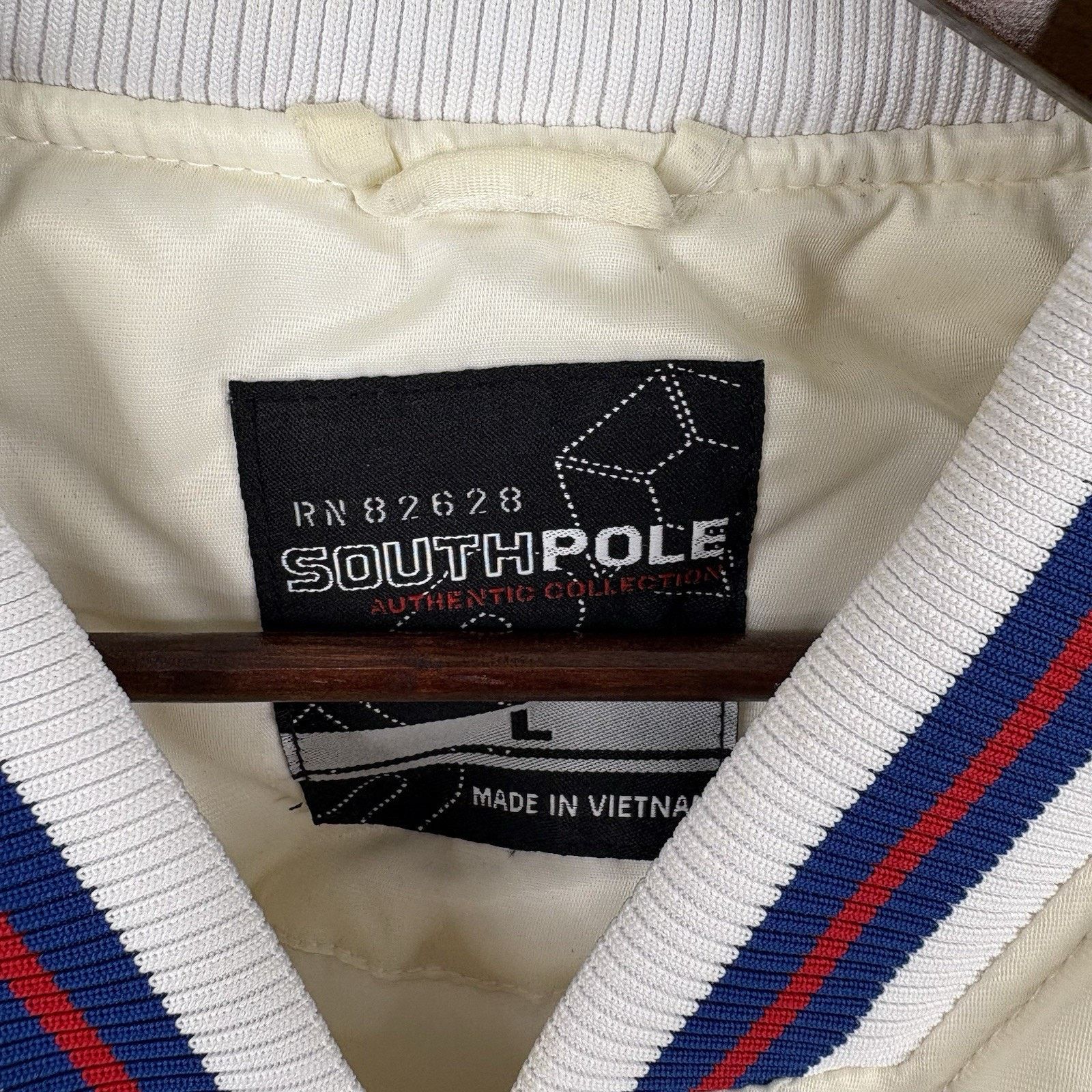 Southpole Vintage Y2K White SouthPole Puffer Varsity Jacket - Size L Size US L / EU 52-54 / 3 - 9 Thumbnail