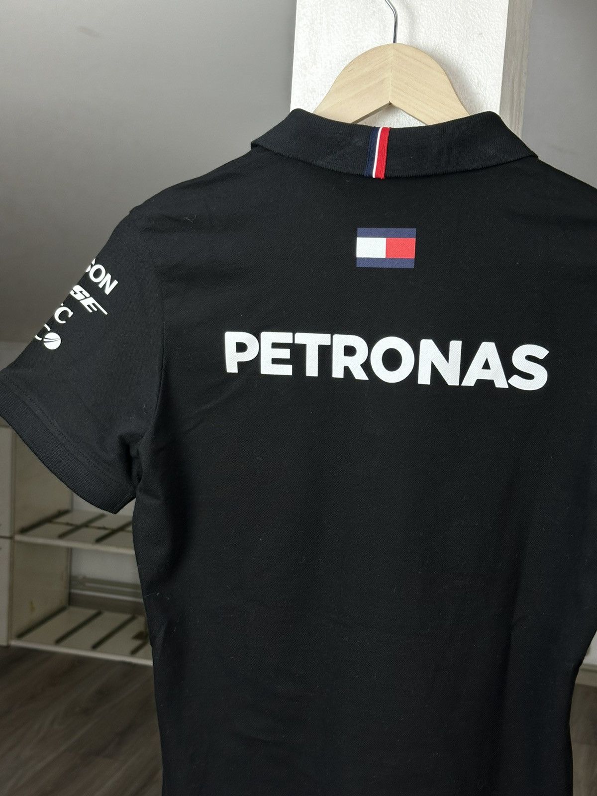 Tommy Hilfiger Vintage Mercedes Benz Formula One Petronas AMG Y2K Tee Size L / US 10 / IT 46 - 6 Thumbnail