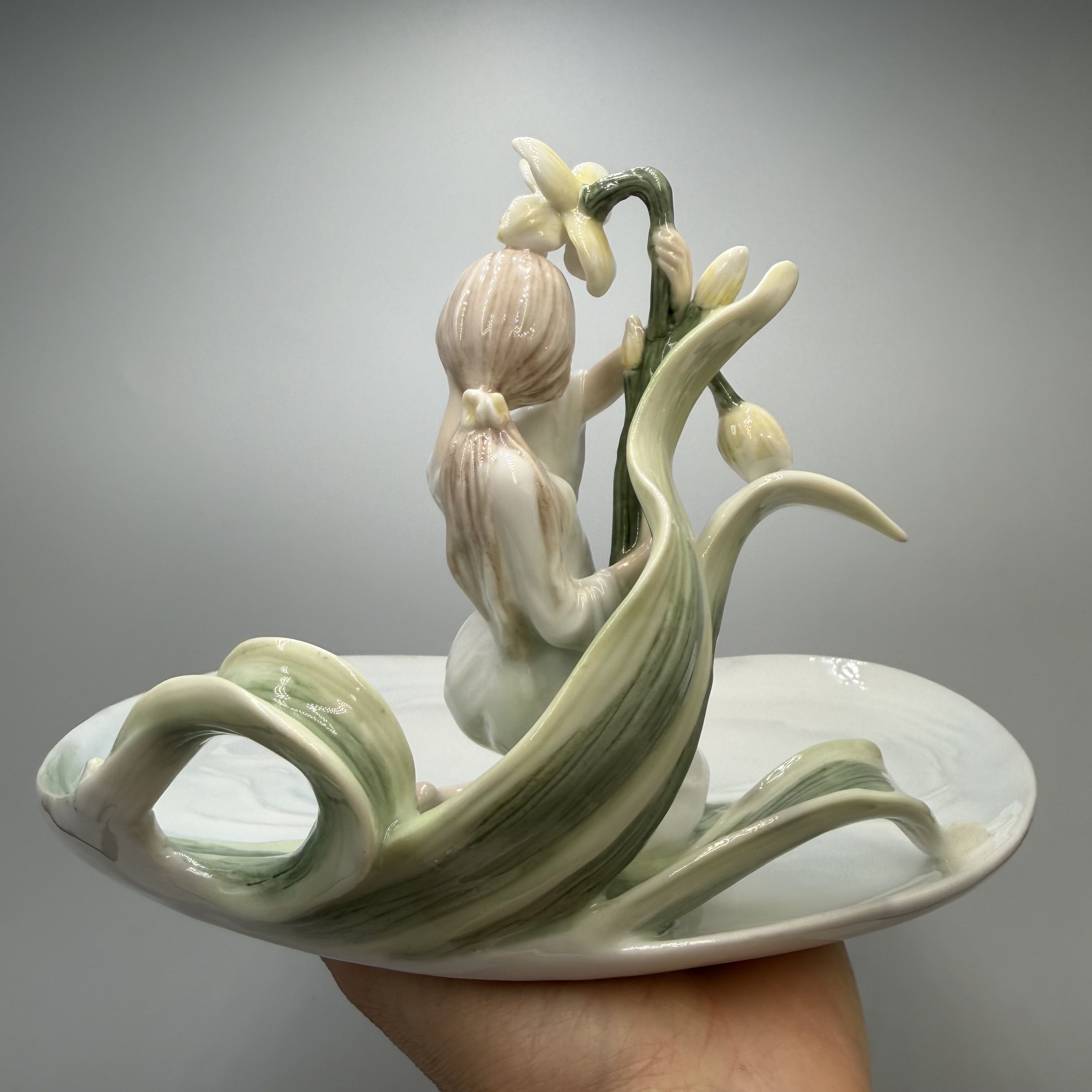Other Unicorn Studio Porcelain Girl Daffodil Tray Dish Figurine Size ONE SIZE - 6 Thumbnail
