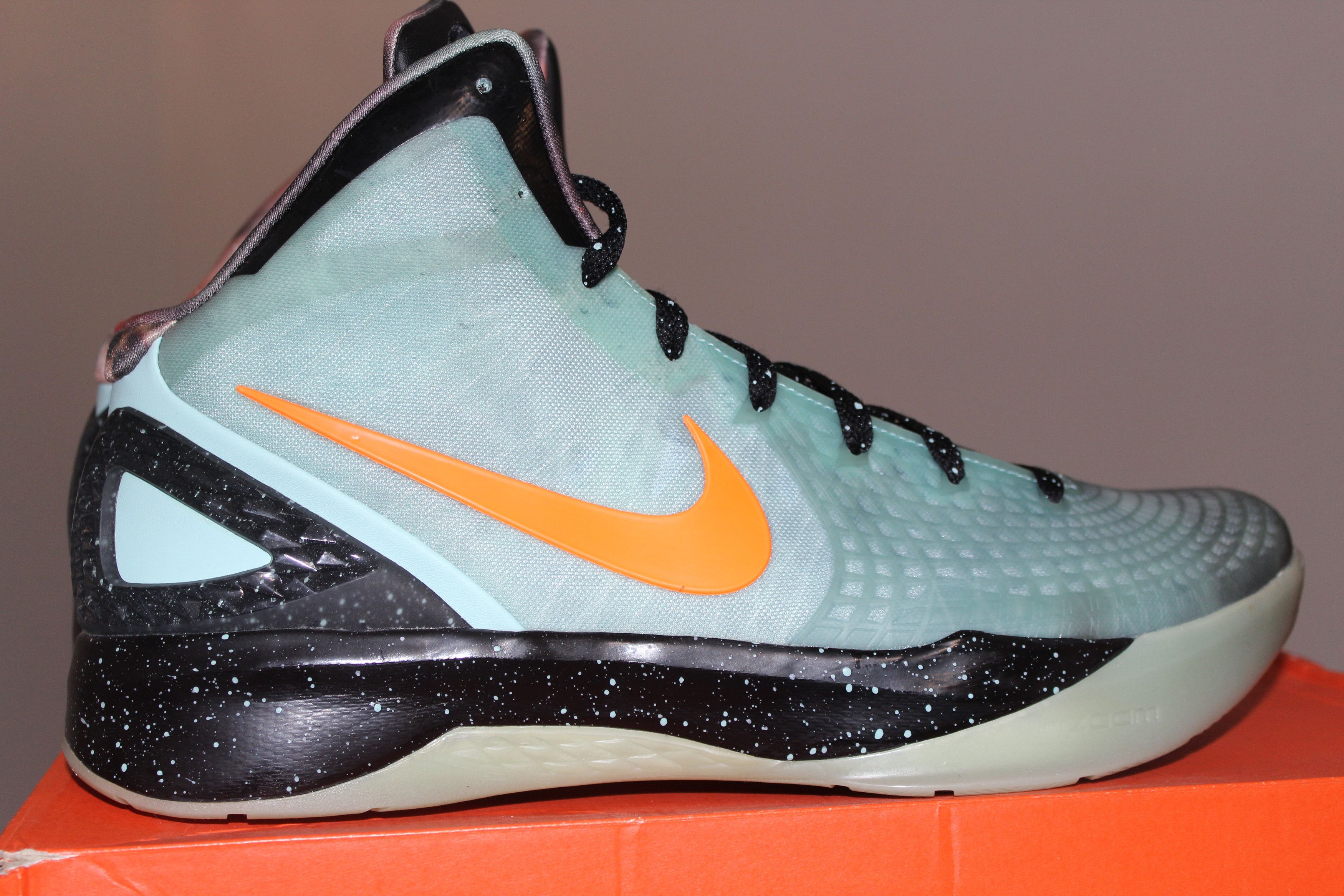Nike Nike Air Zoom Hyperdunk 2011 Galaxy Blake Griffin Size 14 Size US 14 / EU 47 - 4 Thumbnail