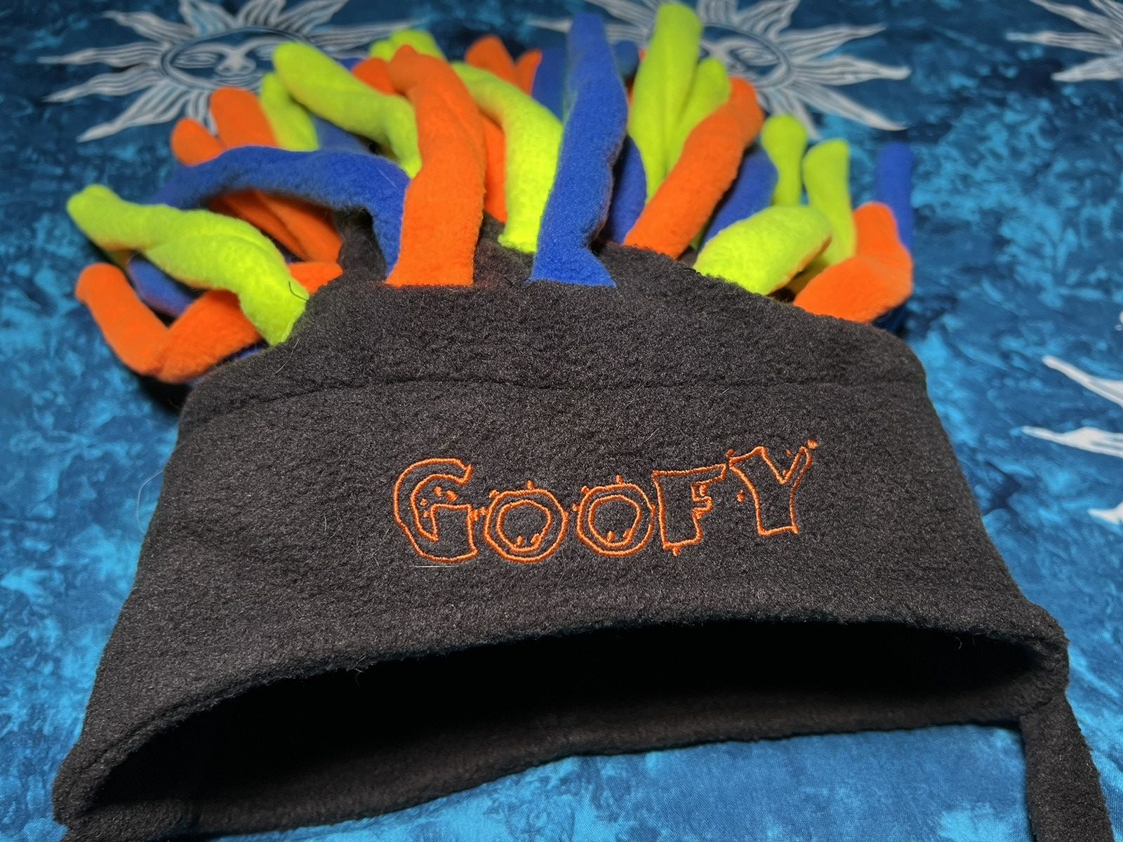 Vintage 🔥DREADLOCK GOOFY DISNEY STYLE KNITTED BEANIE HAT Size ONE SIZE - 3 Thumbnail