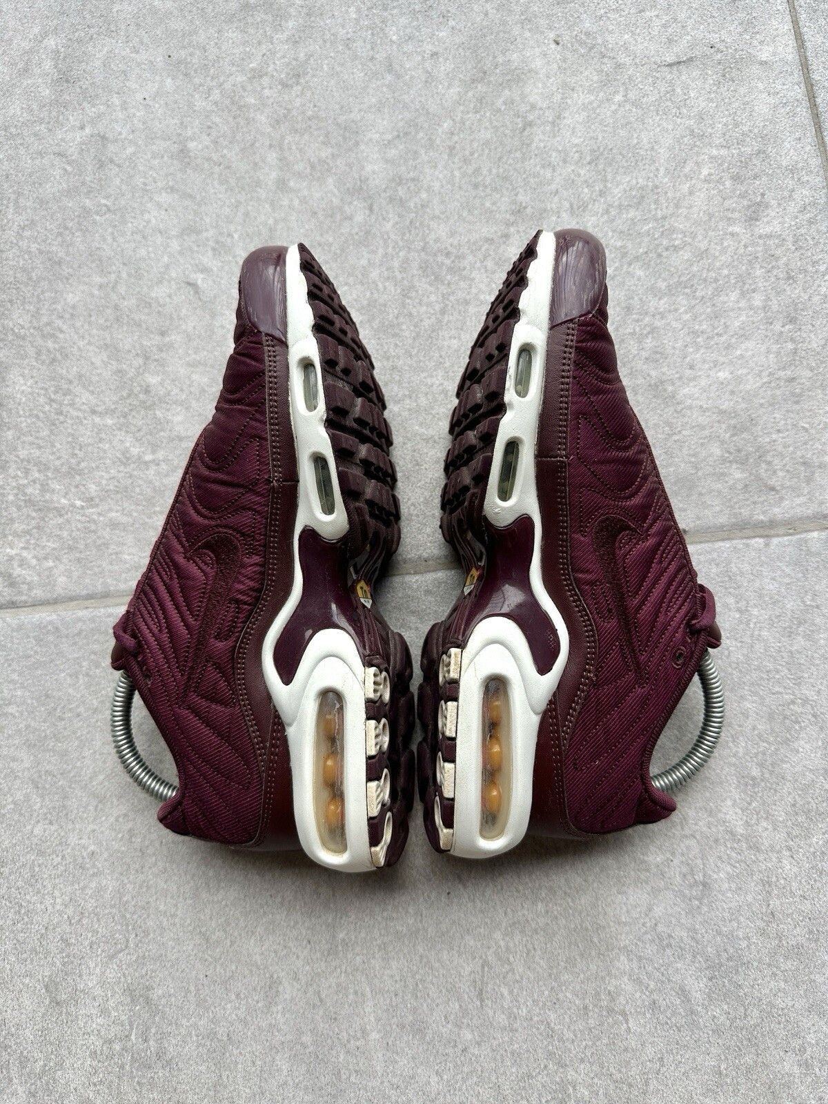 Nike Womens AIR MAX PLUS SE Metallic Mahogany Trainers Size US 7.5 / IT 37.5 - 5 Thumbnail