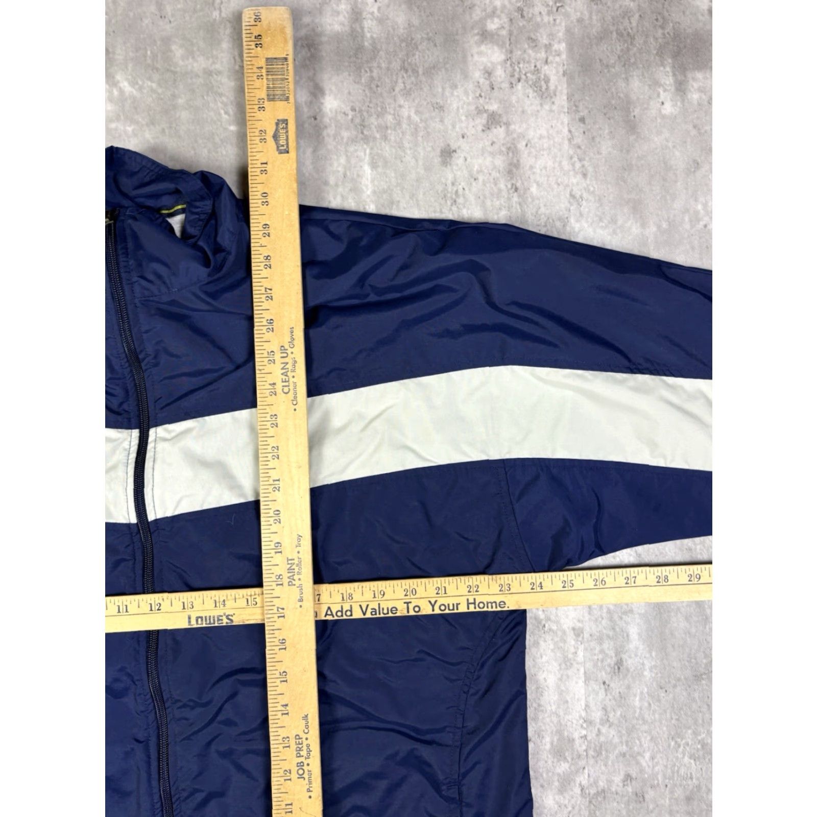 Nike VINTAGE Nike Windbreaker Jacket, Full Zip, Nylon Softshell, Blue, Size L, Men’s, 90s, Sports, Retro, Dri-Fit, Logo, Casual, Travel, Workwear Size US L / EU 52-54 / 3 - 2 Thumbnail