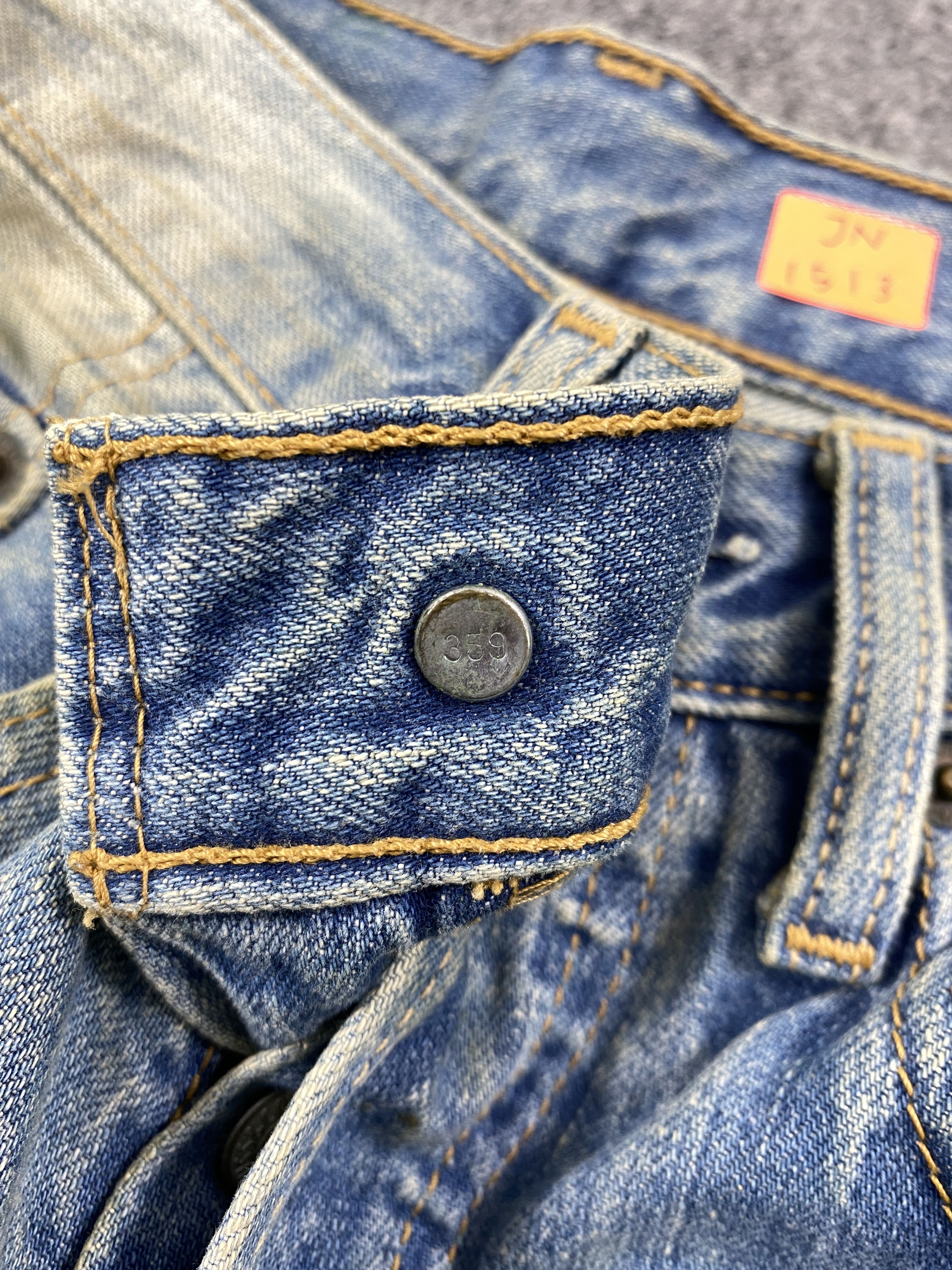 Levi's Dirty Blue Wash Vintage Levi's 501 Jeans 31x33 Denim -JN1513 Size US 31 - 7 Thumbnail