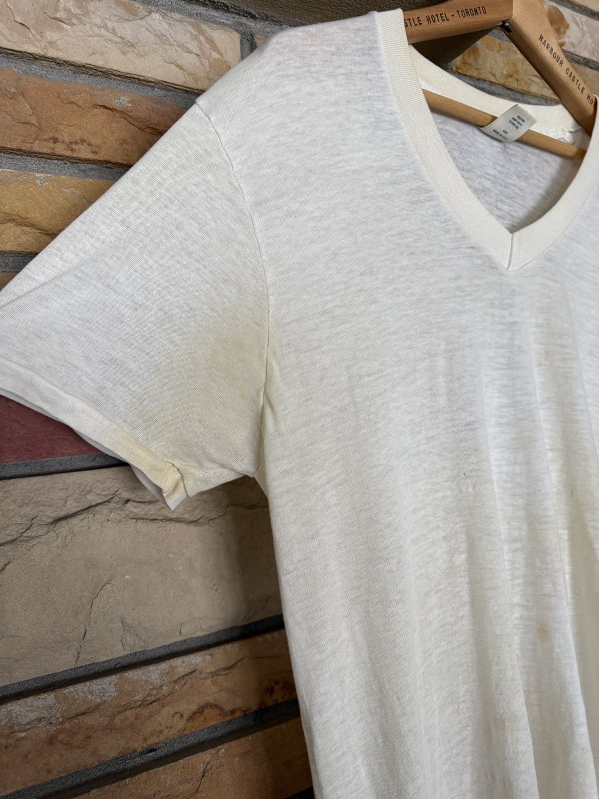 Vintage Vintage 80s Paper Thin Distressed V-Neck Blank Tee Size US L / EU 52-54 / 3 - 4 Thumbnail
