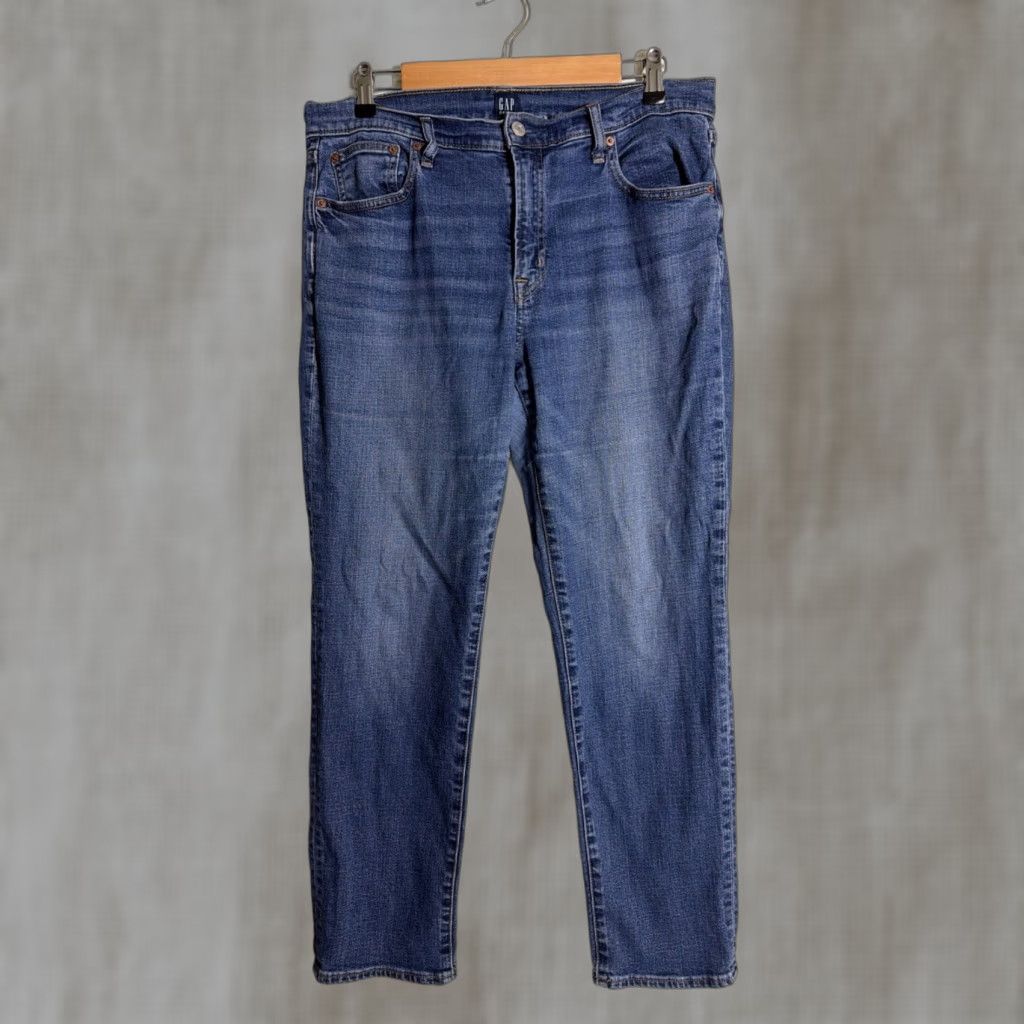 Gap Gap Girlfriend Jeans Medium Wash Women’s Size 10 Straight 32x29 Size 32" / US 10 / IT 46 - 1 Thumbnail