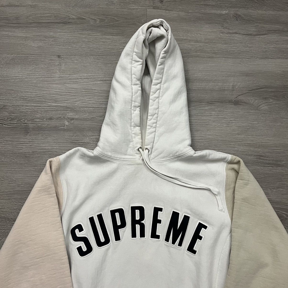 Supreme Supreme Color Blocked Arc Logo Hoodie Size US L / EU 52-54 / 3 - 3 Thumbnail