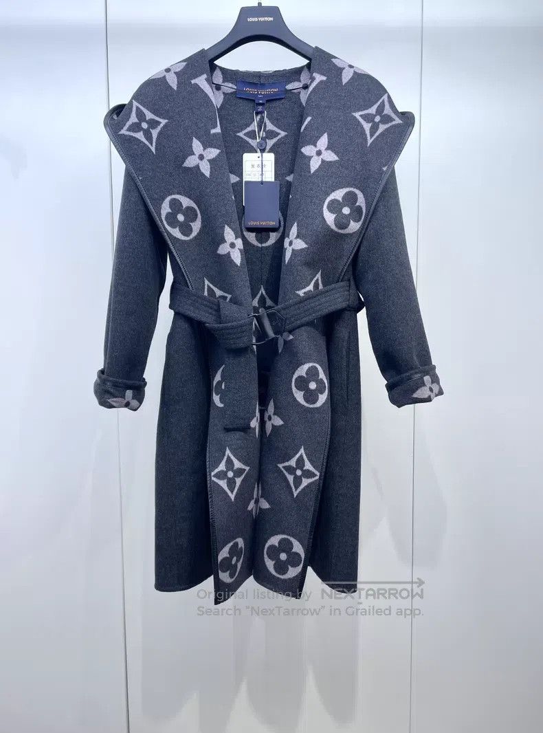 Louis Vuitton Louis Vuitton Grey presbyopic full print bathrobe coat Size XS / US 0-2 / IT 36-38 - 1 Thumbnail