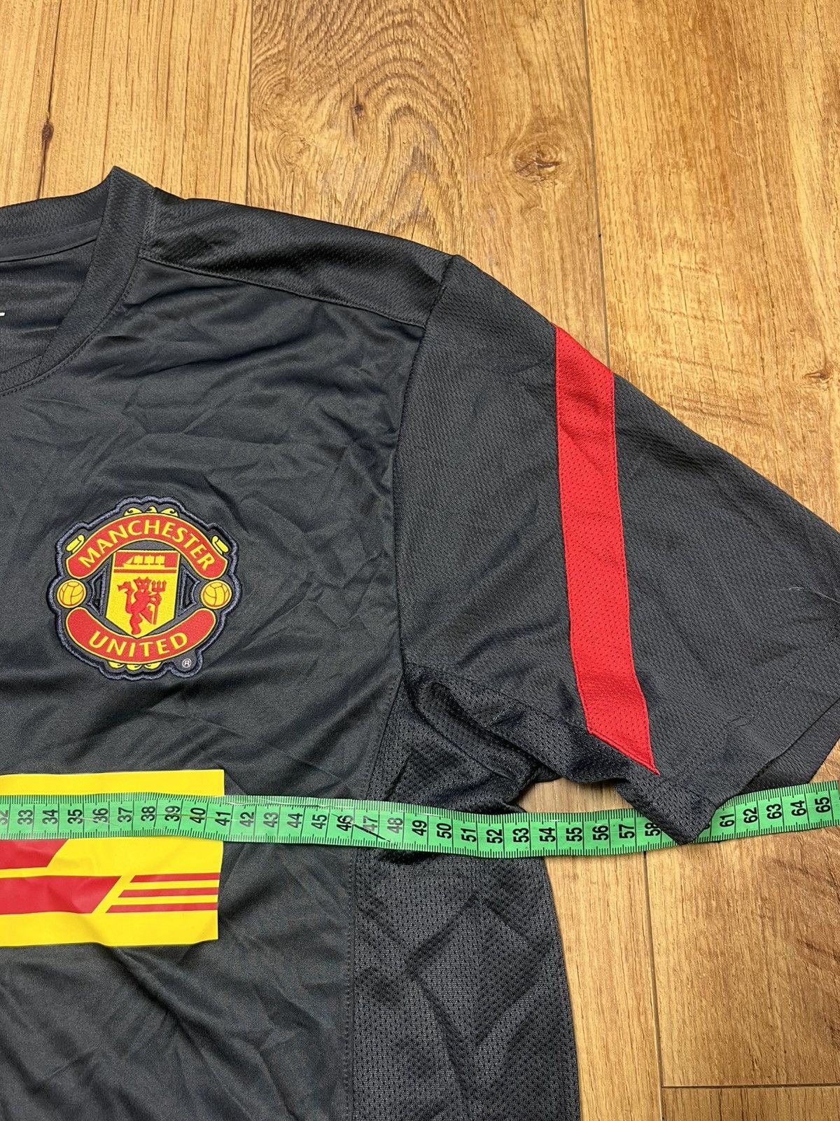 Nike 2012-13 Manchester United Training Football Jersey Nike Size US M / EU 48-50 / 2 - 3 Thumbnail