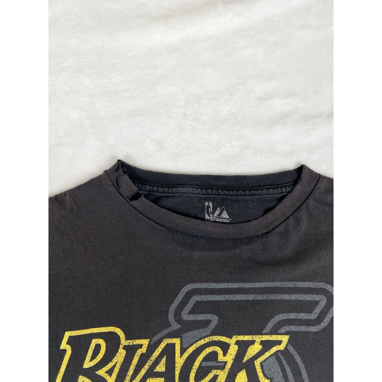 Vintage VINTAGE Kobe Bryant T-Shirt Black Mamba Faded Distressed Lakers Y2K Majestic Men T-Shirt Regular Size L Black Sports 90s California Mens Size US L / EU 52-54 / 3 - 6 Thumbnail