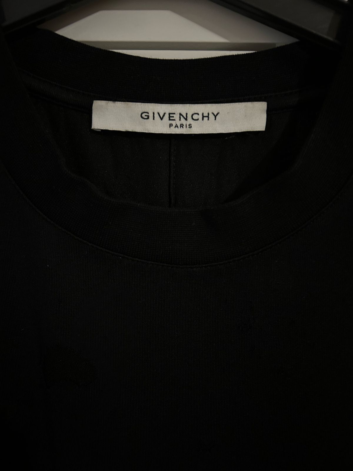 Givenchy Givenchy Paris destroyed logo tee Size US S / EU 44-46 / 1 - 5 Thumbnail