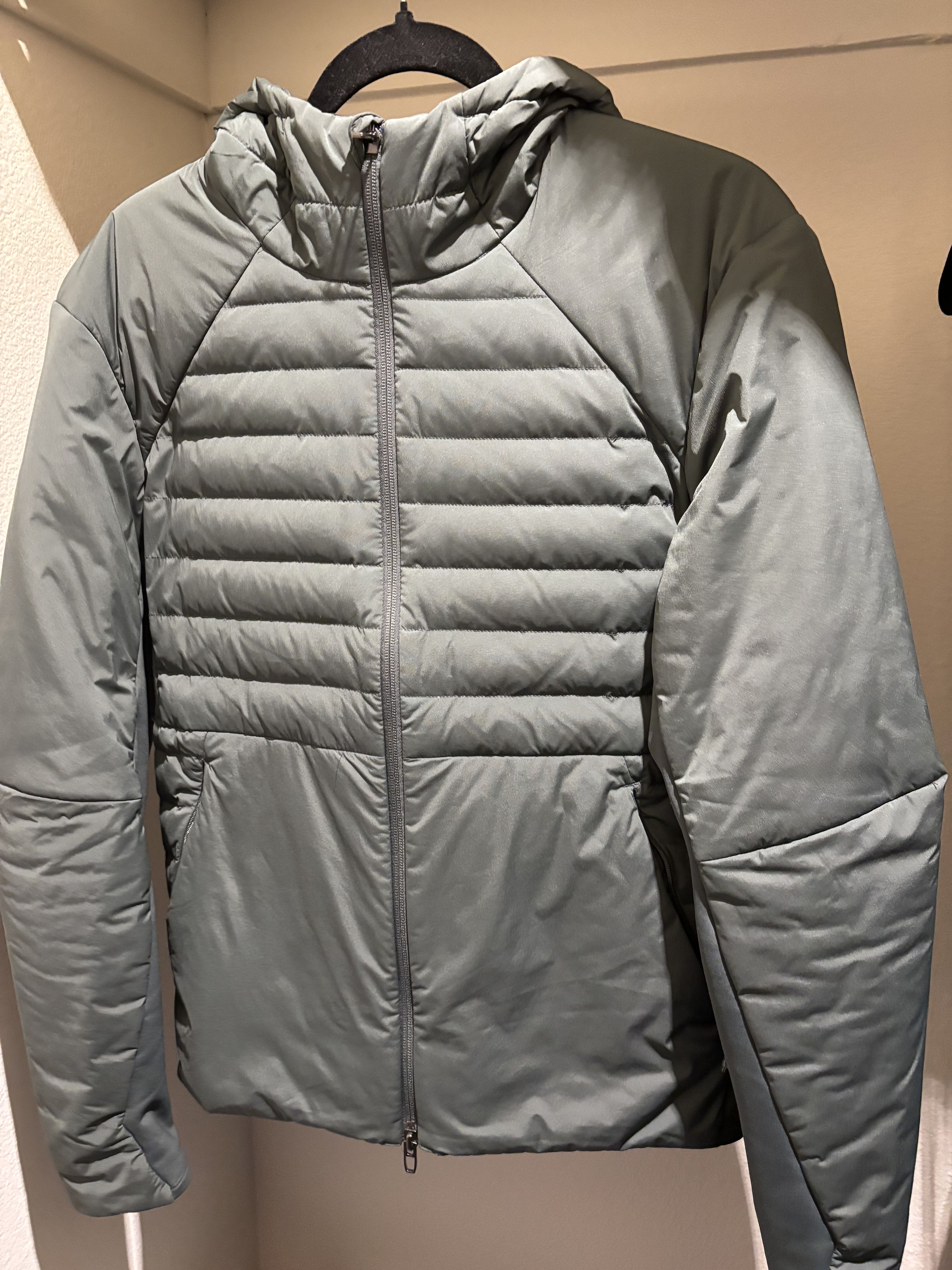 Lululemon Down for It All 700-Fill Hoodie Jacket Size US S / EU 44-46 / 1 - 1 Thumbnail