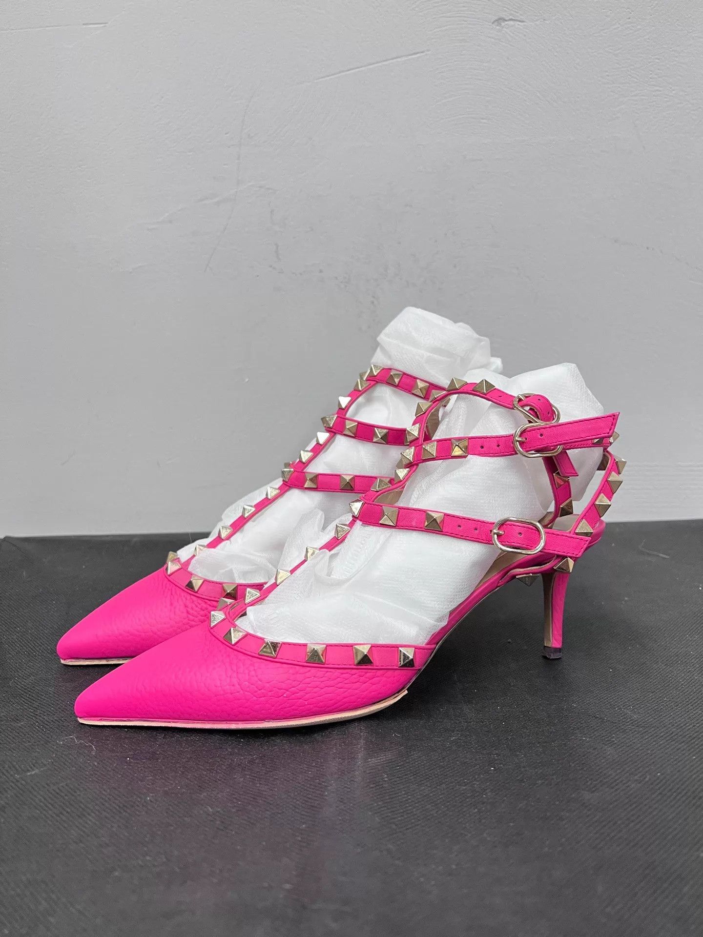 Valentino Valentino Magenta 3-Ring Studded Heels 38 Mint 6.5cm Size US 7.5 / IT 37.5 - 1 Thumbnail