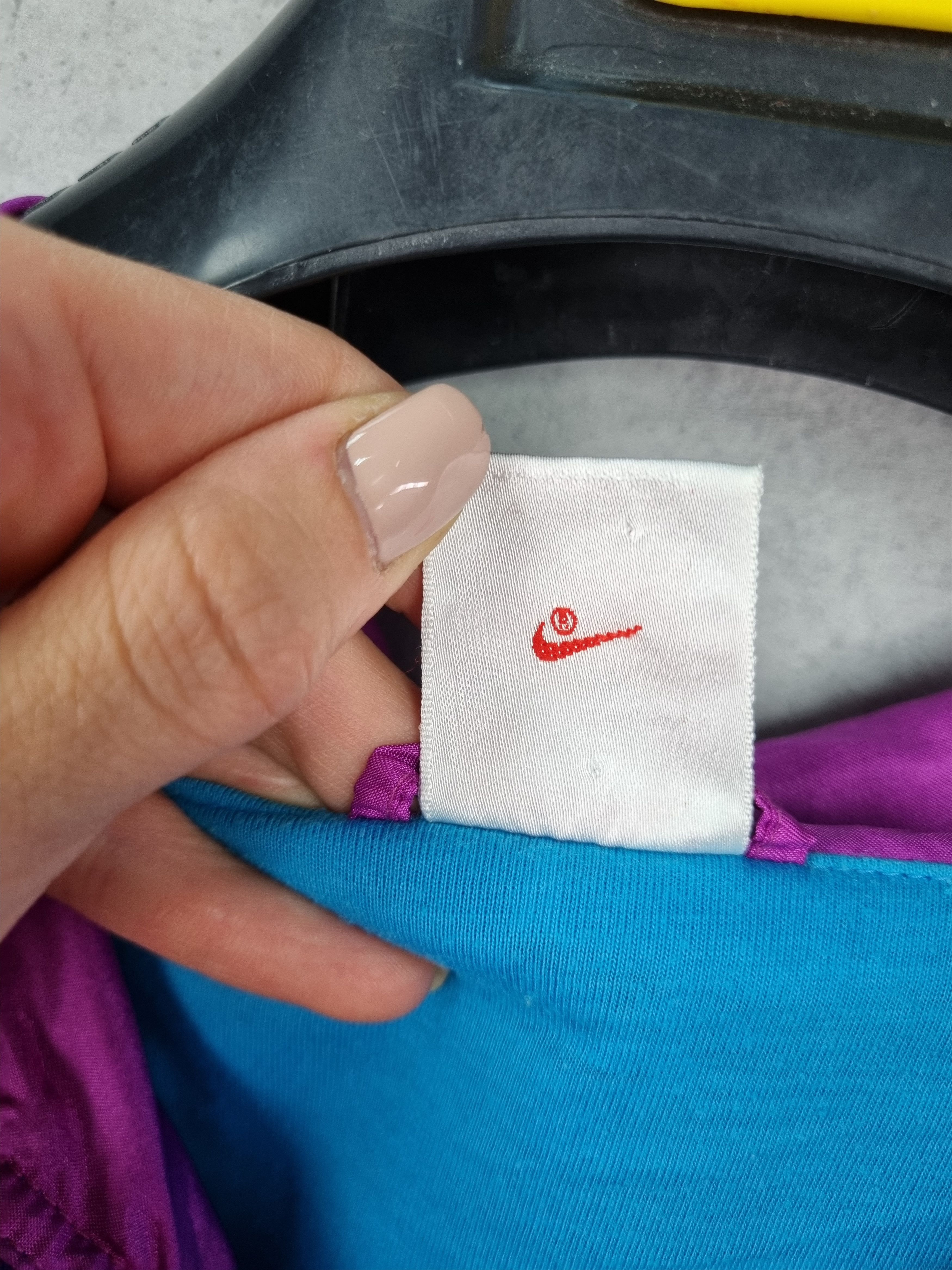Nike × Vintage 90s Nike Vintage Nylon Attractive Track Top Size US L / EU 52-54 / 3 - 7 Thumbnail